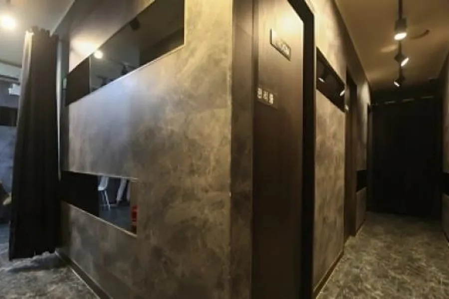 안산시 상록구 이동 콘타이 이용 시설 · 스웨디시 마사지샵