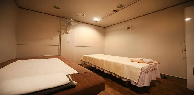 서초구 반포동 썬테라피 대기 공간 · 스웨디시 마사지샵