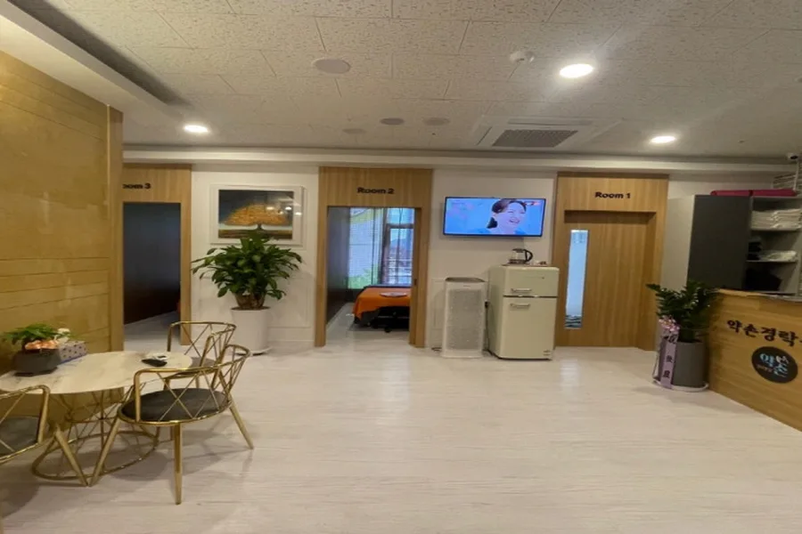 부천시 소사구 옥길동 약손경락풋샵 대표 전경 · 아로마 마사지샵