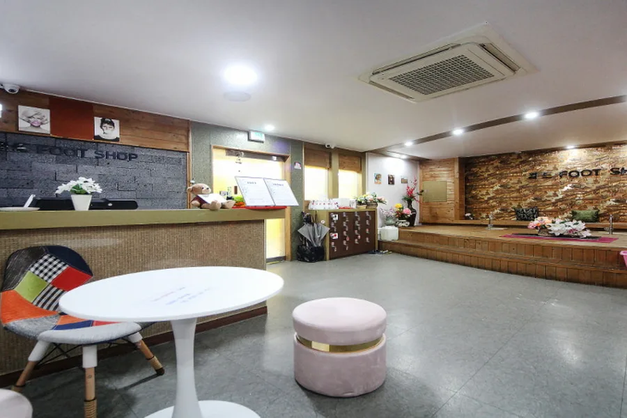 도봉구 방학동 월드풋샵 대표 전경 · 아로마 마사지샵