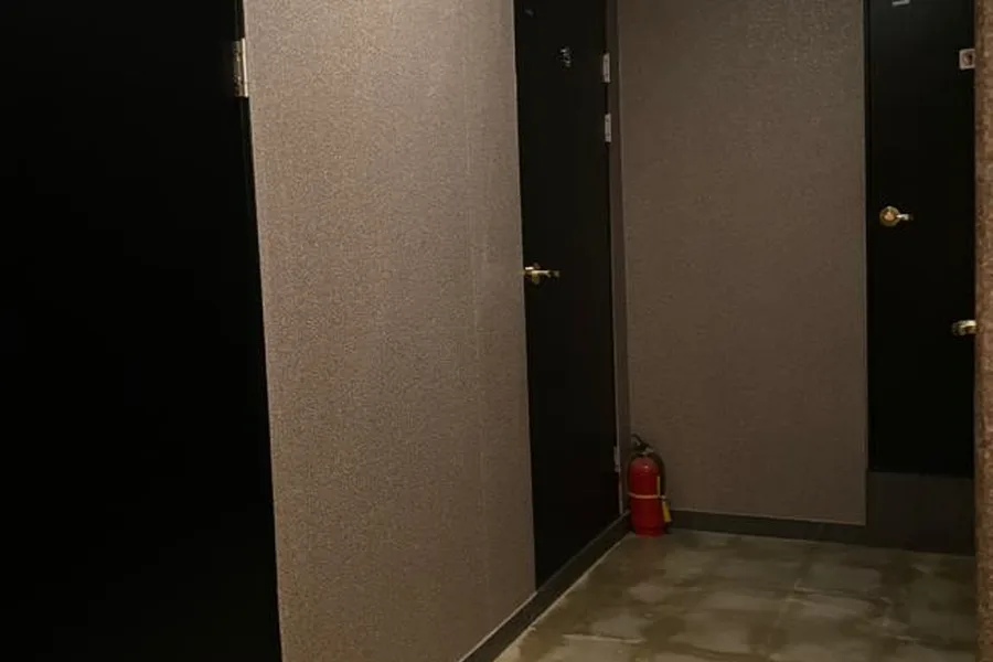 중구 대봉동 대구로 내부 인테리어 · 스웨디시 마사지샵