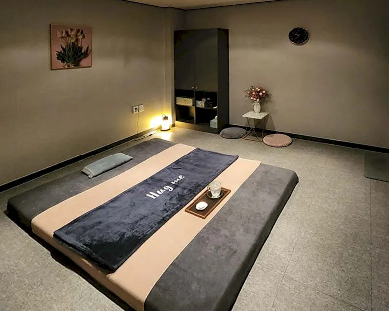 남구 삼산동 홀릭 대기 공간 · 아로마 마사지샵